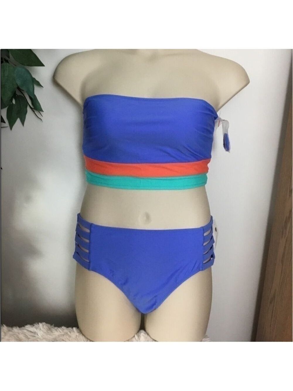 SO bikini Woman’s Juniors size XLarge (15-17)
Blue orange and green